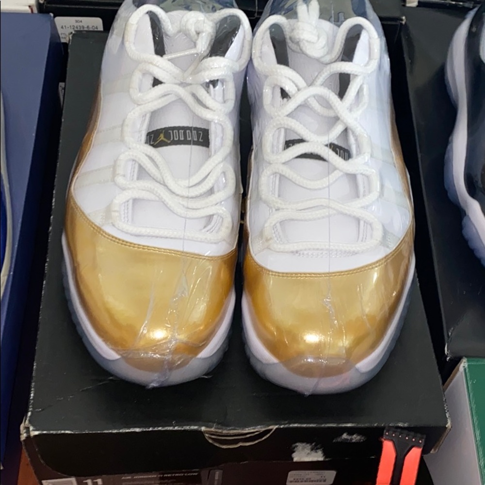 Jordan 11 low “ceremony”